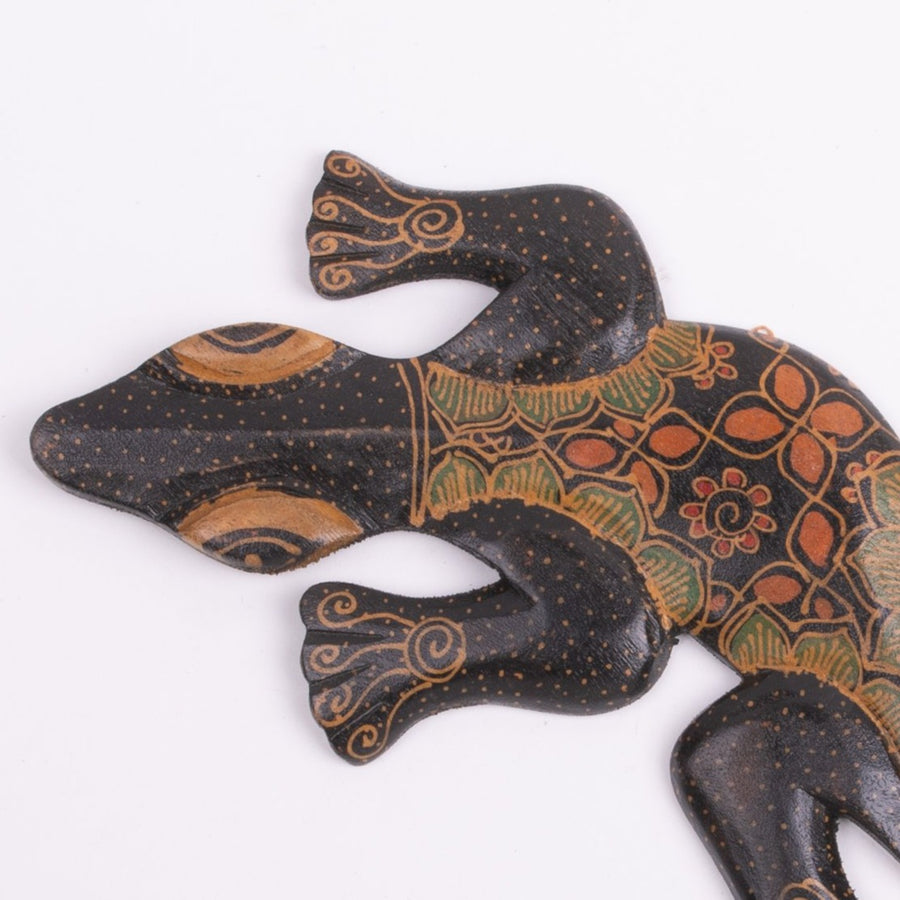 Wooden Gecko with Batik Backs