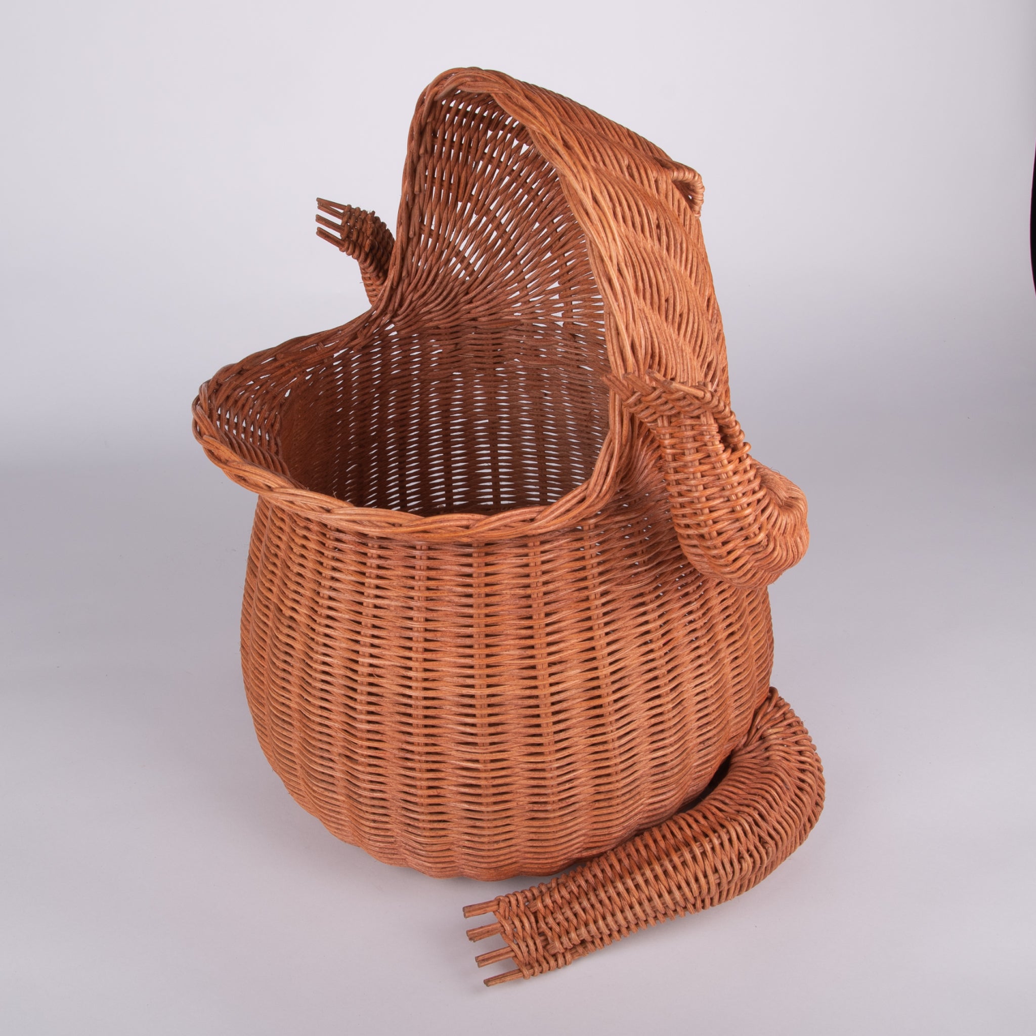 洋書 Ulat-ulatan:Traditional Basketry in Bali Rattan Basket Bali - L'atelier A Bali